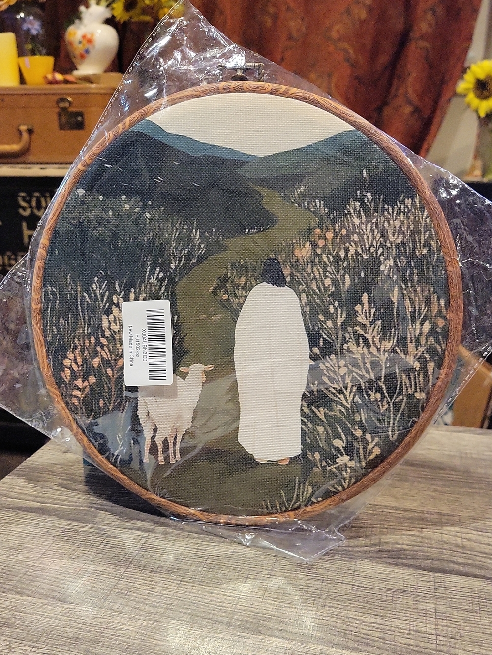 The Good Shepard W/ Lost Lamb,In Wood Embroidery Hoop/ NWT/ Art